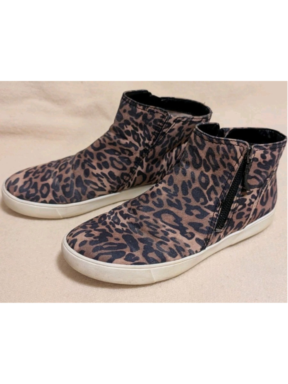 NATURALIZER Womens Cheetah Ankle Booties Size 8M B116